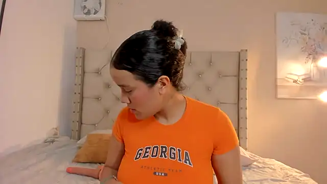 Snapshot of vanesasexyhot21 chatting on September 25, 2:59 am vanesasexyhot21 online show from September 25, 2:59 am