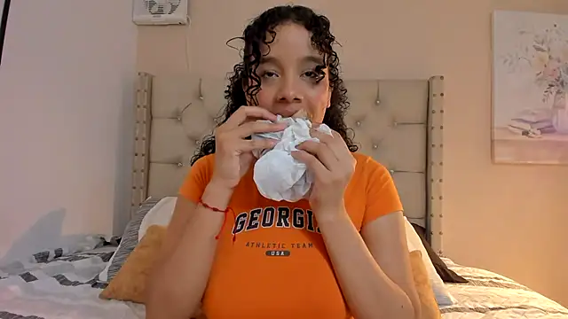 vanesasexyhot21 online show from April 22, 1:41 am