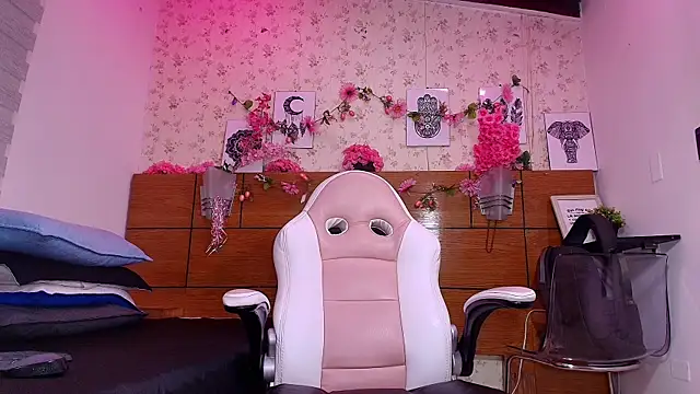 aisha sh online show from September 11, 11:54 am