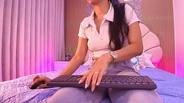 aisha sh online show from November 1, 11:56 am