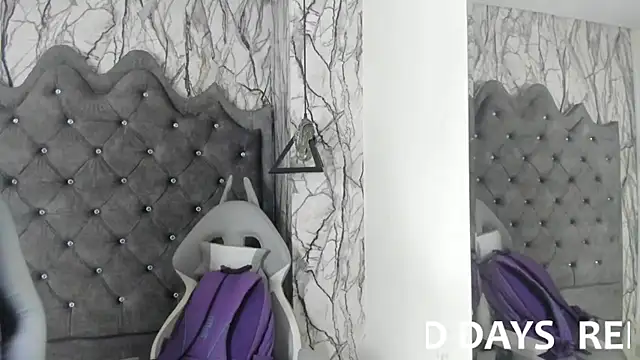 Snapshot of larissa01_ chatting on February 1, 3:41 am larissa01 online show from February 1, 3:41 am