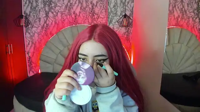 Snapshot of larissa01_ chatting on March 17, 1:46 am larissa01 online show from March 17, 1:46 am