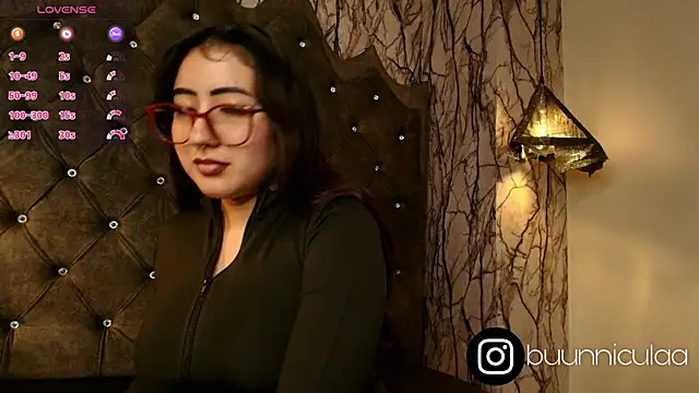 Snapshot of larissa01_ chatting on September 16, 2:34 am larissa01 online show from September 16, 2:34 am