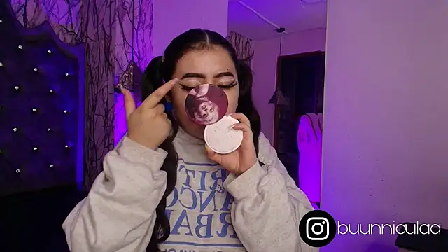 Snapshot of larissa01_ chatting on September 19, 4:47 am larissa01 online show from September 19, 4:47 am