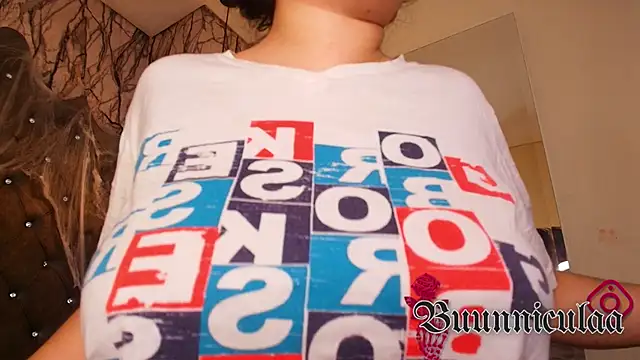 Snapshot of larissa01_ chatting on October 13, 4:01 am larissa01 online show from October 13, 4:01 am