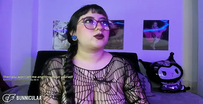 larissa01  online show from April 30, 10:25 pm