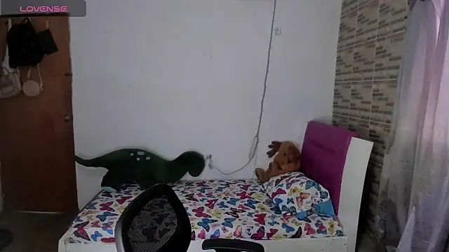  Amelia Johns  online show from April 14, 4:02 pm