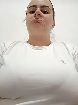 Im Amelia online show from March 8, 8:23 pm