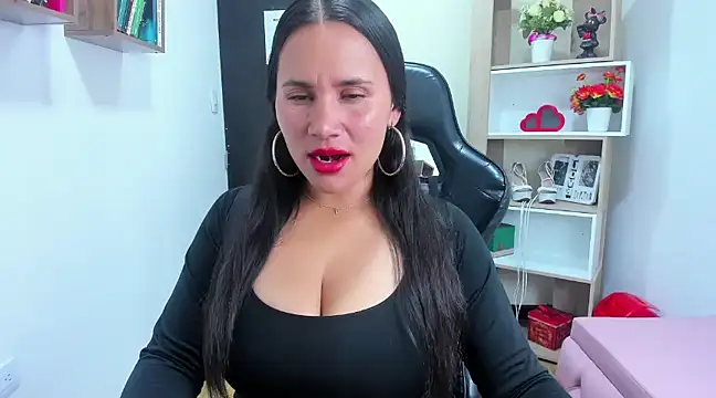 Snapshot of Saylor_Lee22 chatting on December 12, 3:10 am Saylor Lee22 online show from December 12, 3:10 am