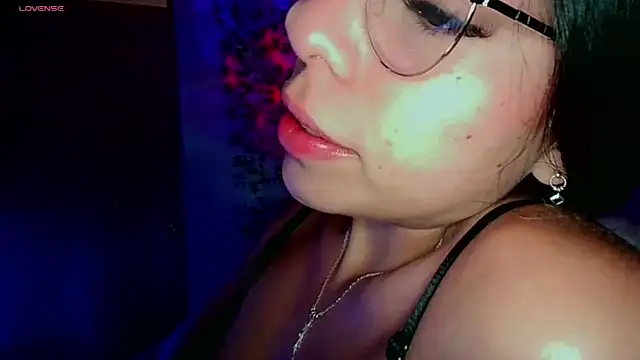 Snapshot of Adararose1 chatting on October 2, 7:32 pm Adararose1 online show from October 2, 7:32 pm