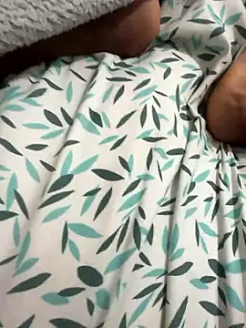 Snapshot of Oorgazmic chatting on December 4, 3:43 pm Oorgazmic online show from December 4, 3:43 pm