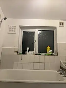 Snapshot of Oorgazmic chatting on December 26, 11:24 pm Oorgazmic online show from December 26, 11:24 pm