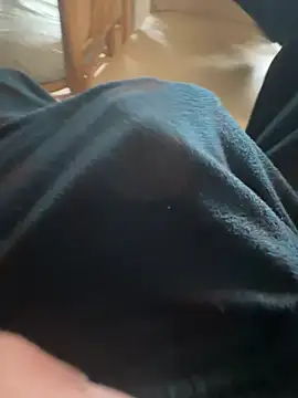 Snapshot of Oorgazmic chatting on April 4, 6:44 am Oorgazmic online show from April 4, 6:44 am