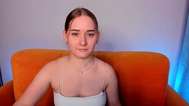 Snapshot of AlinaVice chatting on February 3, 4:14 am AlinaVice online show from February 3, 4:14 am