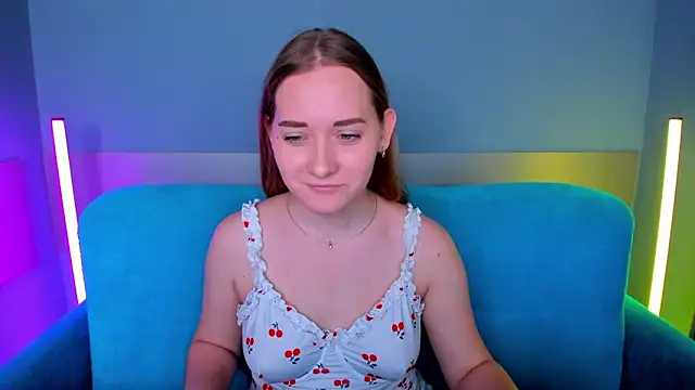 Snapshot of AlinaVice chatting on February 5, 4:37 am AlinaVice online show from February 5, 4:37 am