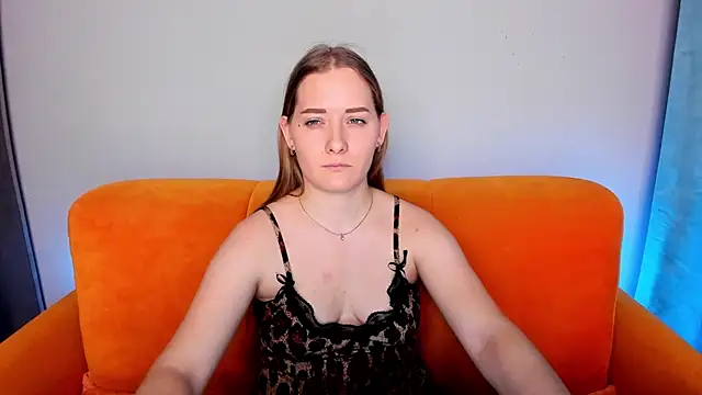 Snapshot of AlinaVice chatting on February 6, 7:35 am AlinaVice online show from February 6, 7:35 am