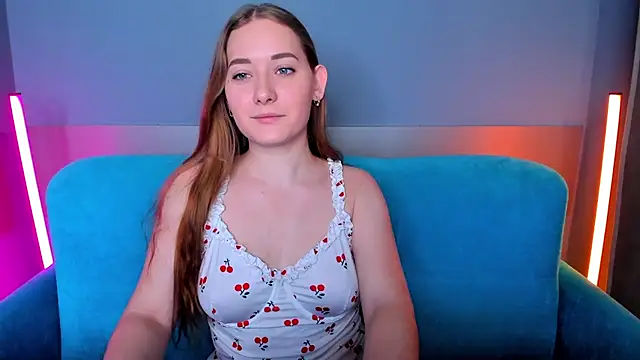 Snapshot of AlinaVice chatting on February 18, 1:54 am AlinaVice online show from February 18, 1:54 am