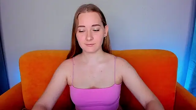 Snapshot of AlinaVice chatting on March 18, 1:21 am AlinaVice online show from March 18, 1:21 am