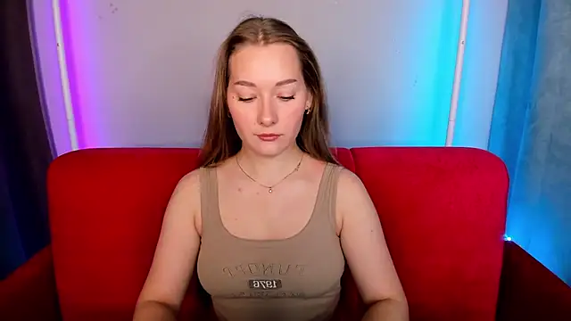 Snapshot of AlinaVice chatting on December 4, 1:04 am AlinaVice online show from December 4, 1:04 am