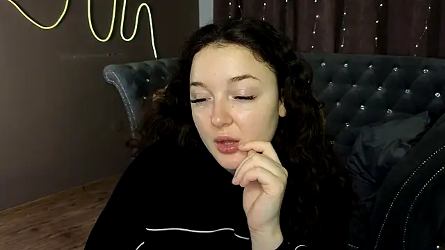 GloriNichols online show from January 26, 6:17 am