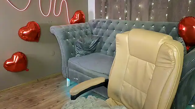 GloriNichols online show from February 11, 1:51 pm