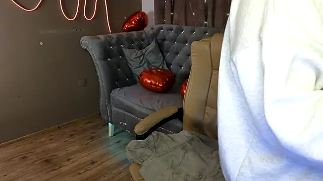 GloriNichols online show from March 15, 6:58 am