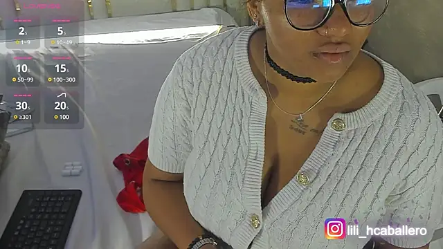 Snapshot of Lilithcaballero chatting on January 28, 3:36 am Lilithcaballero online show from January 28, 3:36 am