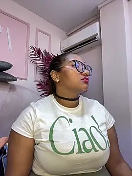 Snapshot of Lilithcaballero chatting on February 23, 4:28 am Lilithcaballero online show from February 23, 4:28 am