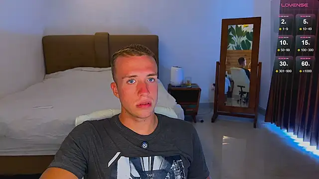 Snapshot of tommy_cumfinger chatting on September 26, 3:43 am tommy cumfinger online show from September 26, 3:43 am