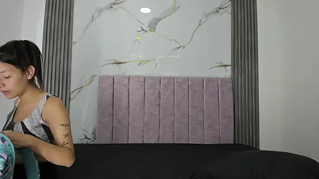 FerneyManti online show from April 24, 2:08 pm
