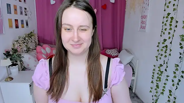 Snapshot of Lattea chatting on June 7, 4:33 pm Lattea online show from June 7, 4:33 pm