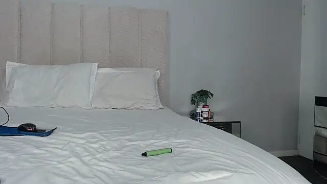 Snapshot of Pinkpyssy chatting on May 16, 10:52 pm Pinkpyssy online show from May 16, 10:52 pm