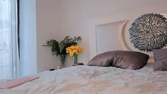 my lina online show from March 6, 6:41 am