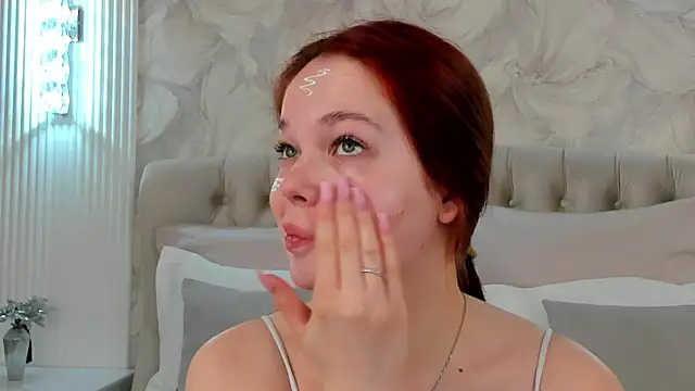 DeniseReese online show from April 21, 2:26 am