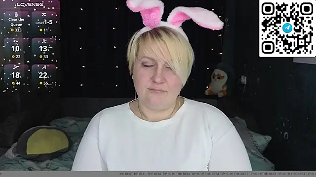 Snapshot of CuteHanna chatting on April 5, 11:57 pm CuteHanna online show from April 5, 11:57 pm
