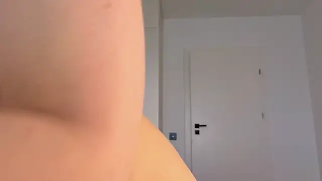 Cleopatra3101 online show from April 22, 9:11 am