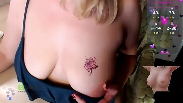  -Luna-  online show from March 22, 8:12 pm