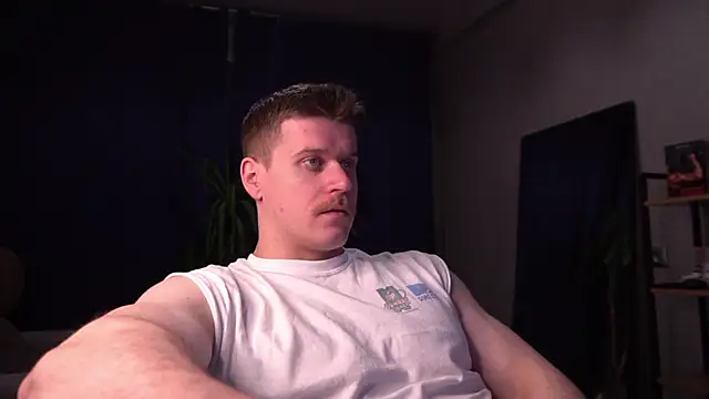 Snapshot of Bruno_Banani chatting on June 18, 8:13 pm Bruno Banani online show from June 18, 8:13 pm