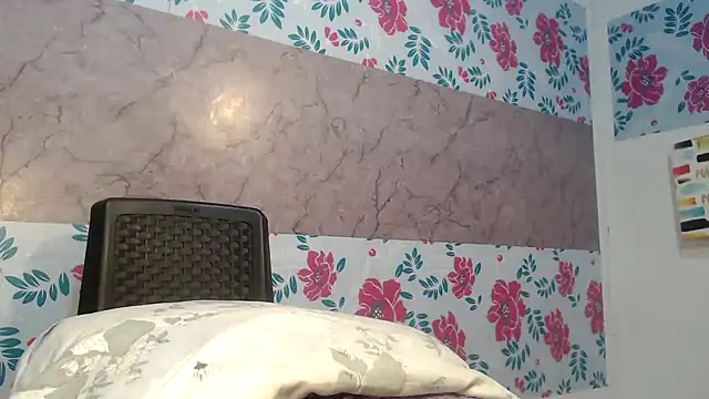 Snapshot of KristalTsXXX chatting on October 11, 5:22 pm KristalTsXXX online show from October 11, 5:22 pm