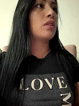 Snapshot of Sara_luna_ chatting on December 5, 1:14 am Sara luna online show from December 5, 1:14 am