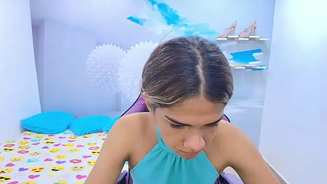 DEMI LEED online show from February 10, 11:47 am