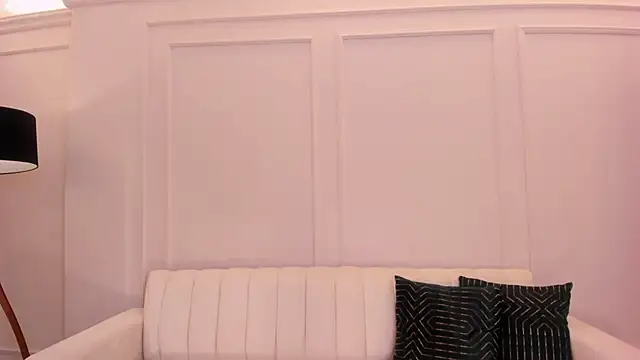 HannahJamesX online show from December 7, 9:33 pm