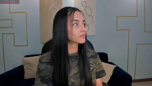 HannahJamesX online show from December 17, 6:53 pm