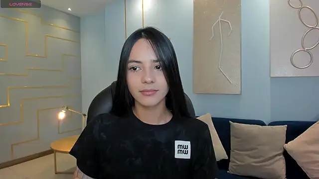 HannahJamesX online show from February 4, 6:49 pm