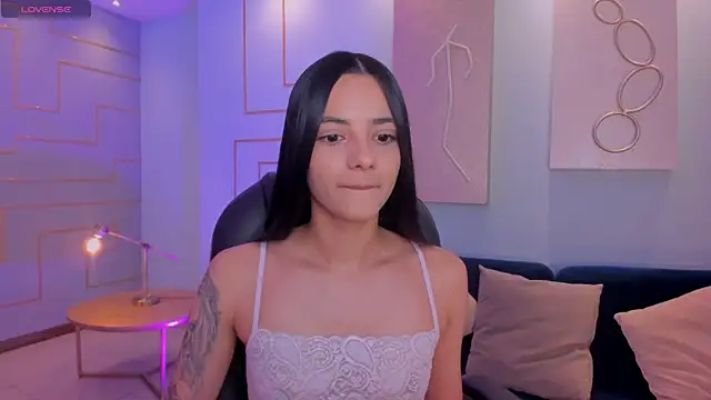 HannahJamesX online show from February 5, 6:48 pm