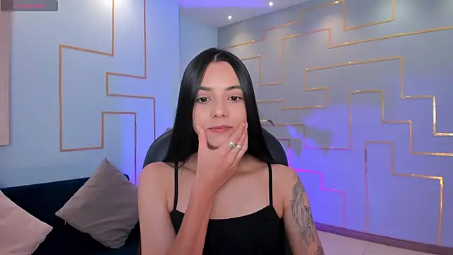 HannahJamesX online show from February 8, 6:55 pm