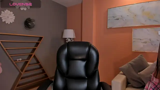 HannahJamesX online show from February 10, 5:41 pm