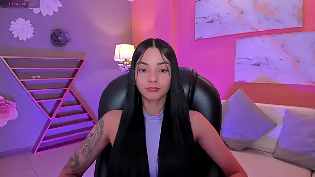 HannahJamesX online show from February 18, 10:25 pm