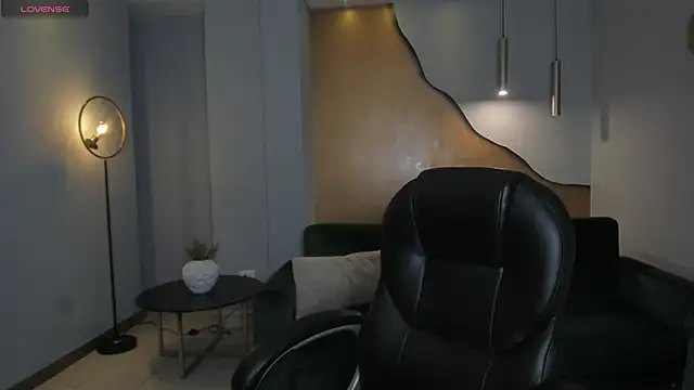 HannahJamesX online show from February 23, 4:46 pm