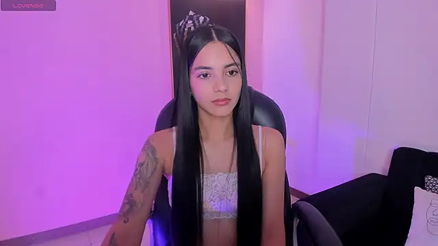 HannahJamesX online show from March 2, 4:53 pm